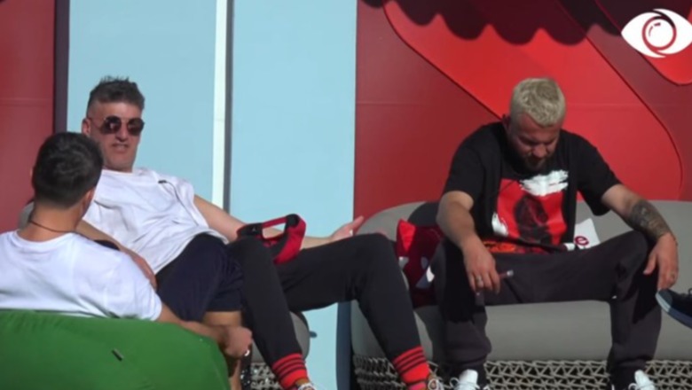 Reagon Bledi Mane për ‘grupin’ e Oltës në Big Brother Vip: Haremit të saj i janë shtuar balerinë të rinj, por unë prisha bërthamën Reagon Bledi Mane për ‘grupin’ e Oltës në Big Brother Vip: Haremit të saj i janë shtuar balerinë të rinj, por unë prisha bërthamën