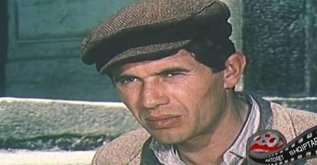 Aktori Astrit Çerma: Ç’më gëzoni që rrëzuat të vdekur Enverin kur keni 31 vjet që mbani gjallë “Sa-leh vrerin” dhe turpin që Shqipëria po vdes! Aktori Astrit Çerma: Ç’më gëzoni që rrëzuat të vdekur Enverin kur keni 31 vjet që mbani gjallë “Sa-leh vrerin” dhe turpin që Shqipëria po vdes!