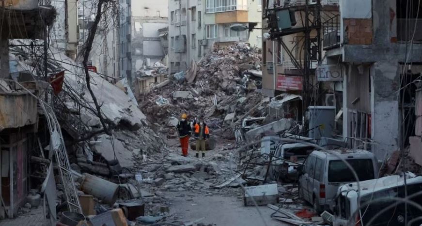 Mbi 42 mijë të vdekur nga tërmetet shkatërrimtare në Turqi dhe Siri! Nëna dhe dy fëmijët nxirren nga rrënojat pas më shumë se 228 orësh