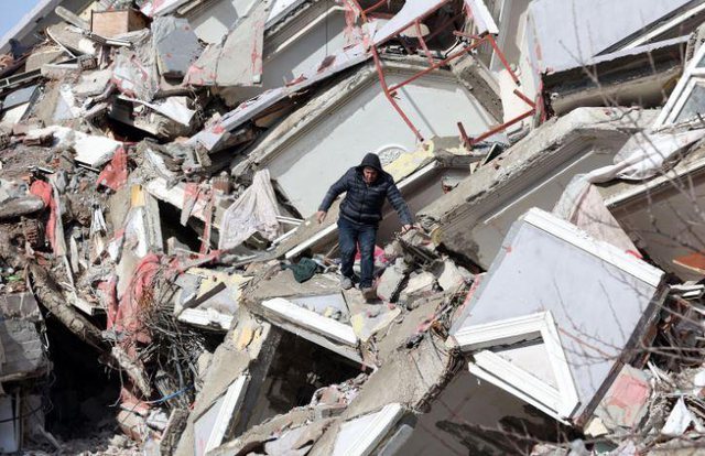 Tërmeti në Turqi, gjenden nën rrënoja trupat e familjes shqiptare