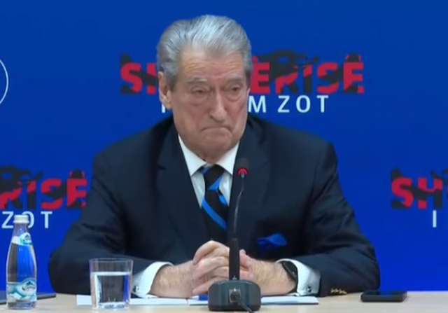 Berisha në ilegalitet si Partia Komuniste pas Luftës së Dytë Botërore Berisha në ilegalitet si Partia Komuniste pas Luftës së Dytë Botërore