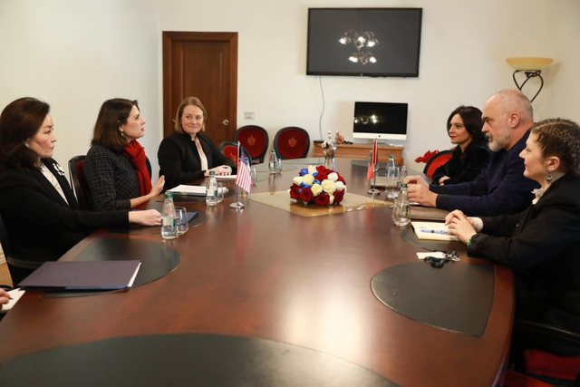 PD e Berishës nuk përmbahet: Fiitooore! Yuri Kim nuk i buzëqesh më Edi Ramës