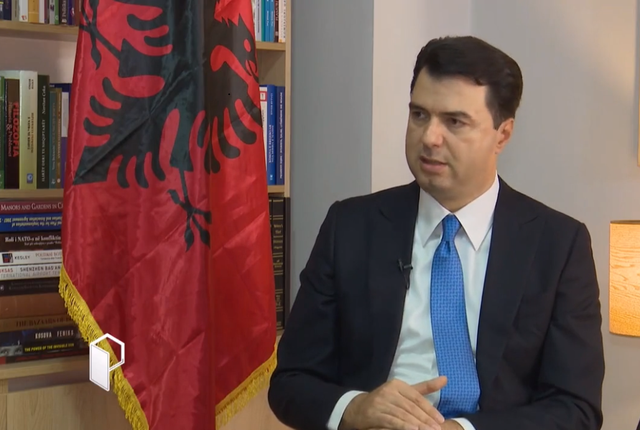 Video/ Bëmat e humbësit serial nuk kanë fund: Lulzim Basha nuk ka respekt as për flamurin shqiptar/ Video/ Bëmat e humbësit serial nuk kanë fund: Lulzim Basha nuk ka respekt as për flamurin shqiptar/