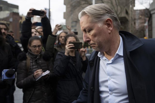 Fantazia kap kulmin: McGonigal ka bërë reformën në drejtësi, se i ka çuar Fatmir Xhafaj një email ku e uron për festat e fundvitit