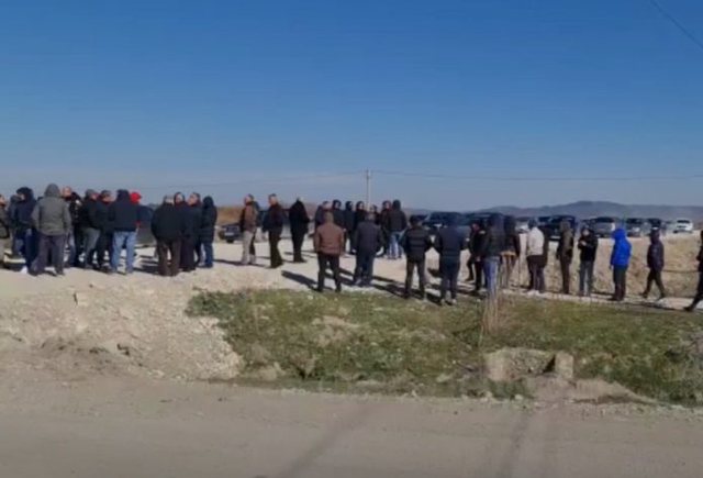 Protestë e rrallë në Vlorë: kur populli është me qeverinë!