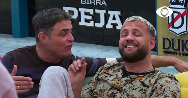 Pozonin bashkë vite më parë, shikoni sa kanë ndryshuar Luizi dhe Maestro (Foto)