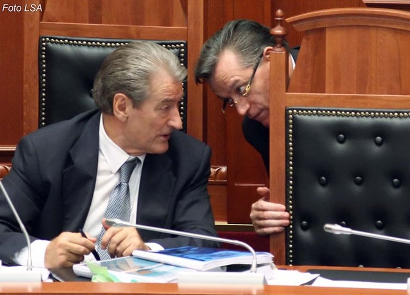 Ridvan Bode 4 miliardë Euro afera, Lefter Koka 4 milionë Euro: njeri shef në Bankë, tjetri në burg! Ridvan Bode 4 miliardë Euro afera, Lefter Koka 4 milionë Euro: njeri shef në Bankë, tjetri në burg!