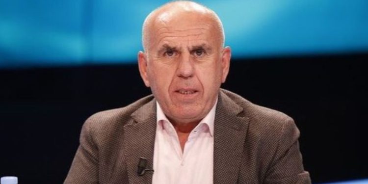 Me urgjencë në spital, del nga salla e operacionit të vështirë Pëllumb Pipero, ja gjendja e tij… Me urgjencë në spital, del nga salla e operacionit të vështirë Pëllumb Pipero, ja gjendja e tij…