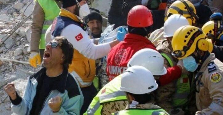 Shpëtohet pas 177 orësh gruaja në Turqi, i biri shpërthen në lot me sytë nga qielli