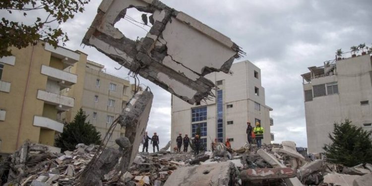 Tërmeti apokaliptik, Turqia grumbullon 7 miliardë euro ndihma në Konferencën ndërkombëtare të Donatorëve Tërmeti apokaliptik, Turqia grumbullon 7 miliardë euro ndihma në Konferencën ndërkombëtare të Donatorëve