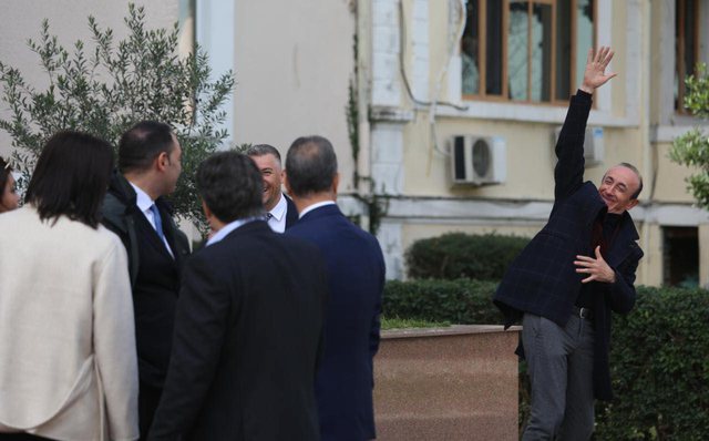 FOTOT/ Kërcen Dashi nga belaja…. FOTOT/ Kërcen Dashi nga belaja….