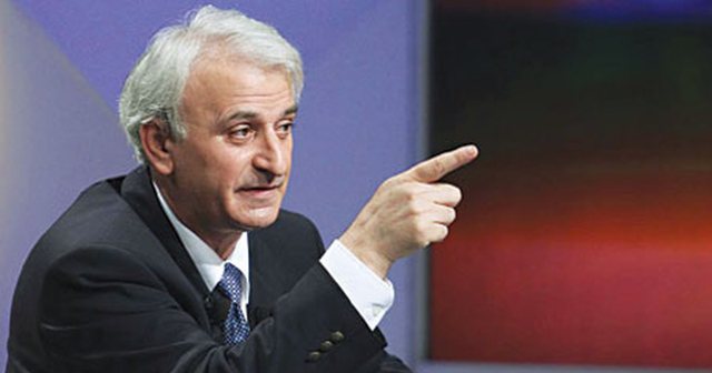 Saliut i duheshin vendosur prangat që në ’97! Bashkim Gazidede, besimtarin që u transformua në SHIK! Kush ia hoqi prangat Berishës?