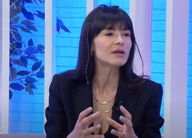 Zhaku: Dua një burrë modern, jam e zhgënjyer nga meshkujt shqiptarë Zhaku: Dua një burrë modern, jam e zhgënjyer nga meshkujt shqiptarë