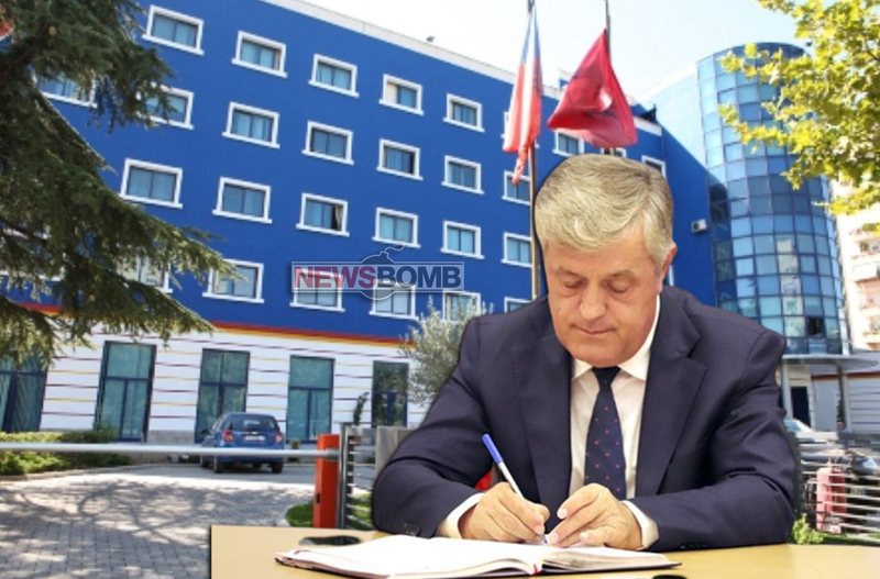 Milioneri Fevzi bën “milioner me rrogë” Rrumbullakun?! Reagon menjëherë Policia e Shtetit: Mashtrim i qëllimshëm, ja paga reale e Drejtorit të Policisët Met Rrumbullaku Milioneri Fevzi bën “milioner me rrogë” Rrumbullakun?! Reagon menjëherë Policia e Shtetit: Mashtrim i qëllimshëm, ja paga reale e Drejtorit të Policisët Met Rrumbullaku