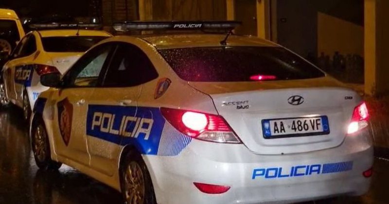 E tmerrshme! Vrasje si “kaubojsit” njëri me thikë e tjetri me pistoletë: Vriten dy të rinj në Kavajë duke dyluftuar E tmerrshme! Vrasje si “kaubojsit” njëri me thikë e tjetri me pistoletë: Vriten dy të rinj në Kavajë duke dyluftuar