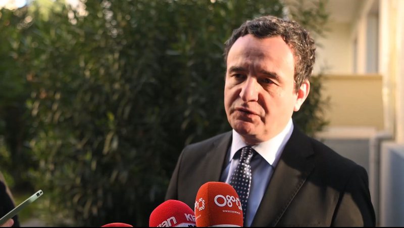 Kurti flet pas takimeve në Tiranë: I vura në dijeni për marrëveshjen e Ohrit! Kërkojmë mbështetjen e Shqipërisë në arenën ndërkombëtare Kurti flet pas takimeve në Tiranë: I vura në dijeni për marrëveshjen e Ohrit! Kërkojmë mbështetjen e Shqipërisë në arenën ndërkombëtare