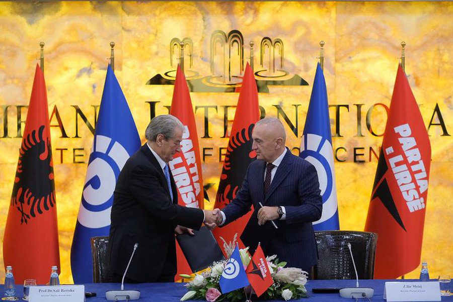 Koalicioni i zi: “Bashkë shpëtojmë nga burgu e vazhdojmë të vjedhim”! Koalicioni i zi: “Bashkë shpëtojmë nga burgu e vazhdojmë të vjedhim”!