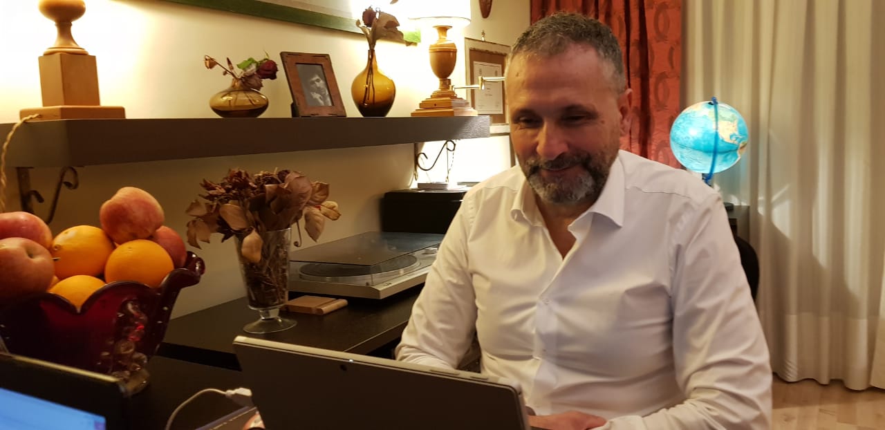 ‘Komisar Katani i vërtetë’, rrëfehet Monforte, polici shkrimtar i antimafies: Arrestimet e Toto Rinës e Mesinës: Rrezikojmë jetën, për të shpëtuar të tjerët ‘Komisar Katani i vërtetë’, rrëfehet Monforte, polici shkrimtar i antimafies: Arrestimet e Toto Rinës e Mesinës: Rrezikojmë jetën, për të shpëtuar të tjerët