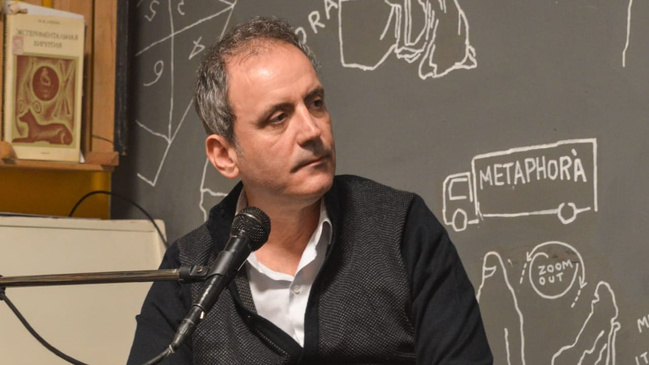 Këtu është kur*ëria sheshit: Prindërit na marrin tu nxjerrim vajzat në TV që t’i shikojnë kodoshat për eskorta Këtu është kur*ëria sheshit: Prindërit na marrin tu nxjerrim vajzat në TV që t’i shikojnë kodoshat për eskorta