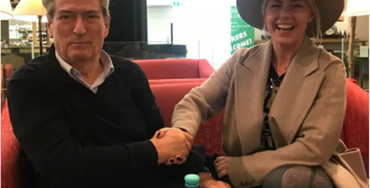 Pse e mbajti të fshehur simpatinë? Gruaja e Zeni publikon foton: Olta Gixhari si Luizi, në krah të Sali Berishës Pse e mbajti të fshehur simpatinë? Gruaja e Zeni publikon foton: Olta Gixhari si Luizi, në krah të Sali Berishës