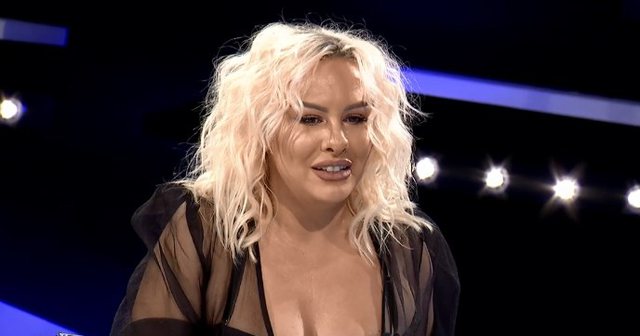 Këngëtarja e njohur publikon fotografi të rralla të me Luiz Ejllin: E more Luiz na ktheve 20 vjet prapa! Këngëtarja e njohur publikon fotografi të rralla të me Luiz Ejllin: E more Luiz na ktheve 20 vjet prapa!