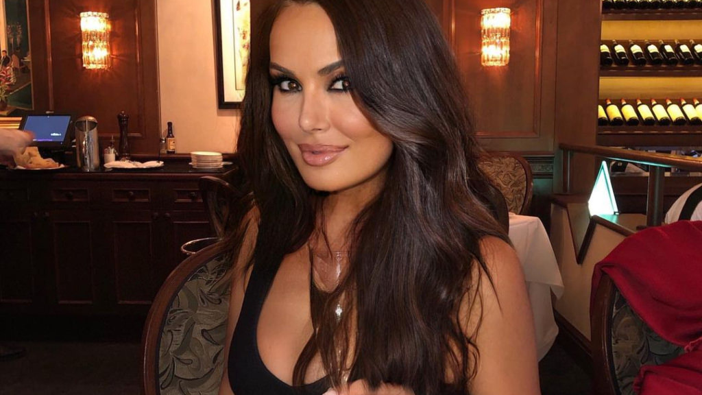 “Fenomenit Luiz” nuk i ‘shpëton’ as këngëtarja e njohur: Bën gjestin e veçantë për banorin e “BBVA” direkt nga koncerti (Video) “Fenomenit Luiz” nuk i ‘shpëton’ as këngëtarja e njohur: Bën gjestin e veçantë për banorin e “BBVA” direkt nga koncerti (Video)