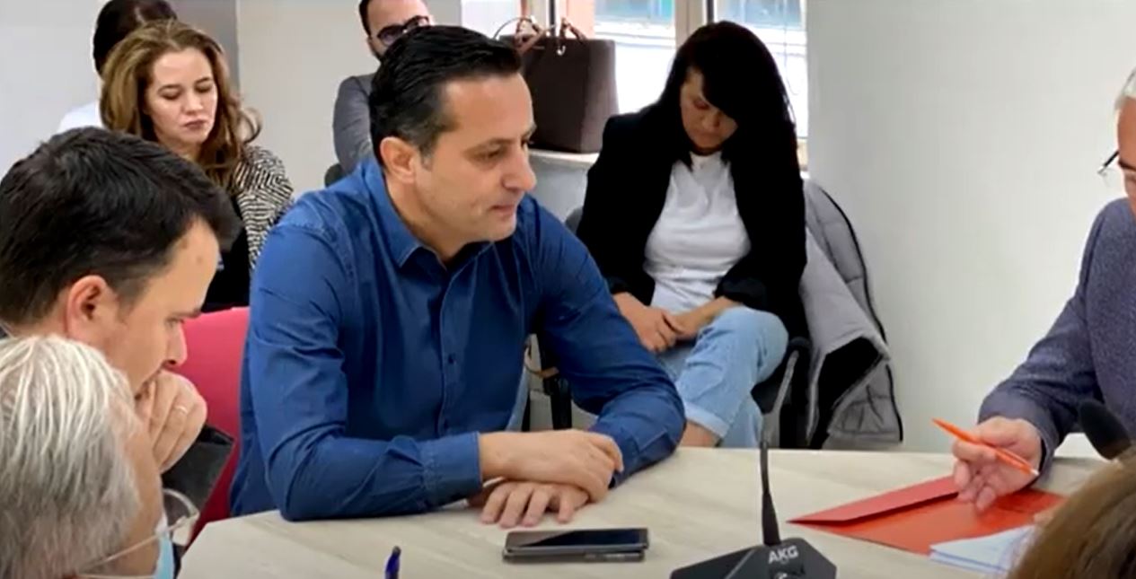 “Ushtari i perandorisë” së familjes Balluku, Ceno i  Klosit, 600 mijë euro për printera me qira, pa asnjë certifikatë sigurie!