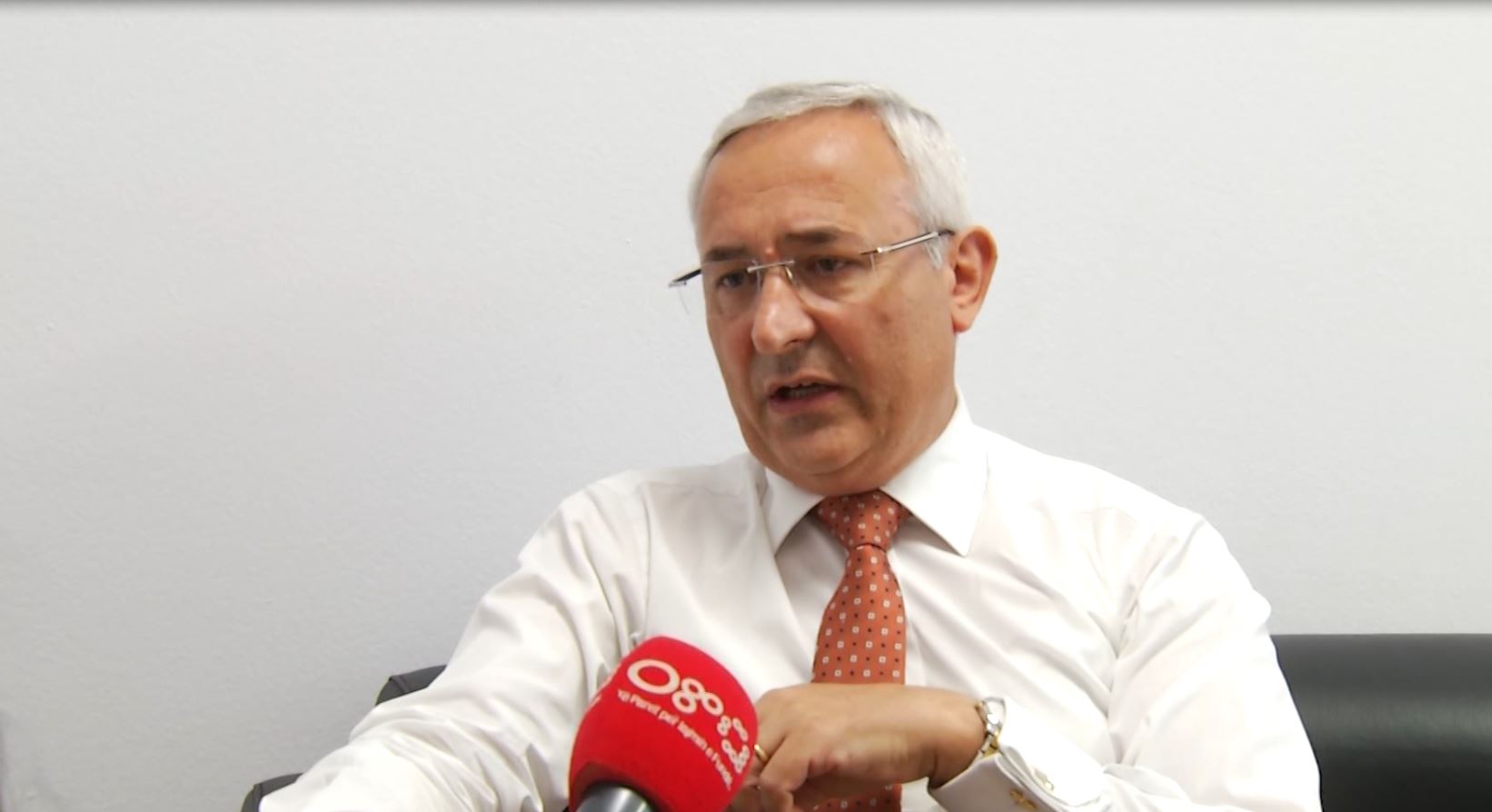 Lëvizja sekrete: OTP Bank e Putinit mbyll 16 degë në Shqipëri, ka mungesë likuiditeti! A po provokon faliment? Brumbulli nuk ndihet Lëvizja sekrete: OTP Bank e Putinit mbyll 16 degë në Shqipëri, ka mungesë likuiditeti! A po provokon faliment? Brumbulli nuk ndihet