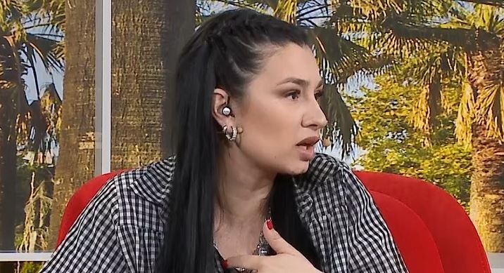 Habit moderatorja: Më kanë quajtur mesjetare sepse kam patur vetëm një burrë Habit moderatorja: Më kanë quajtur mesjetare sepse kam patur vetëm një burrë