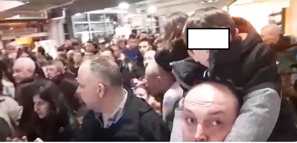 Anulime fluturimesh, pritje pa fund: Çfarë po ndodh me linjën ajrore”Wizz Air”?! Anulime fluturimesh, pritje pa fund: Çfarë po ndodh me linjën ajrore”Wizz Air”?!