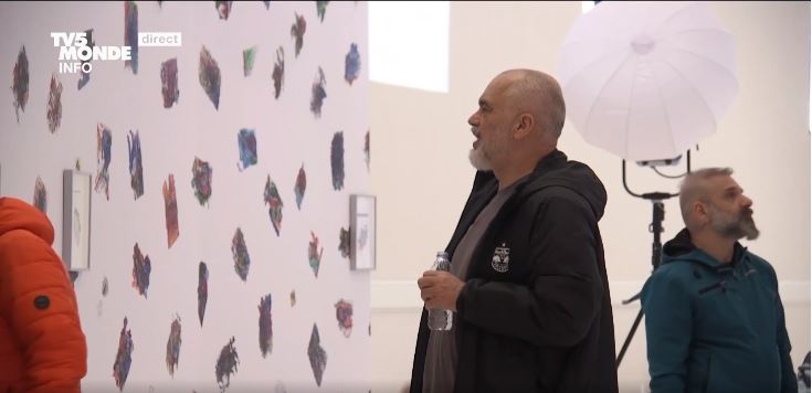 “Arti në shërbim të vëllazërimit”! Media franceze reportazh për ekspozitën e Ramës në Athinë “Arti në shërbim të vëllazërimit”! Media franceze reportazh për ekspozitën e Ramës në Athinë