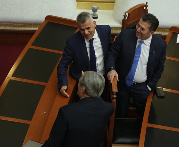 FOTO/ “Qirje” Vangjelis hajde këtej se je yni tani, mos rri me Fatmir “besëprerin”…