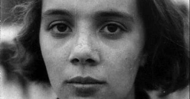 Historia e vajzës “yll të bukur” të Enver Hoxhës, që bëri xheloze aktoren: Pse ju mohua fejesa me djalin e Kadri Hazbiut? Historia e vajzës “yll të bukur” të Enver Hoxhës, që bëri xheloze aktoren: Pse ju mohua fejesa me djalin e Kadri Hazbiut?