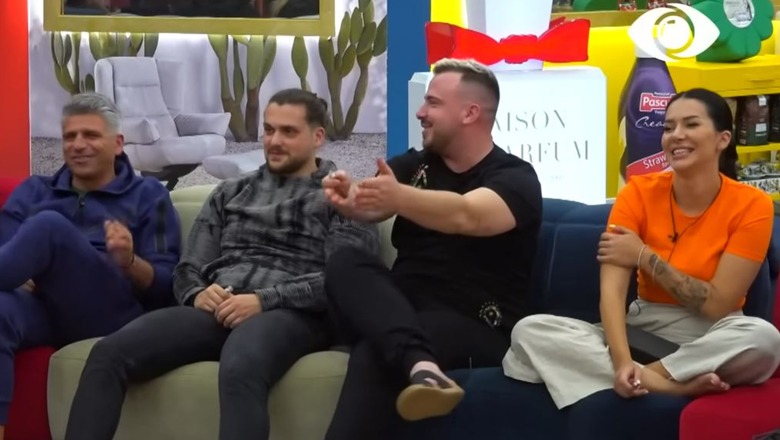 Dështimi i VIP-avë të Big Brother që nuk njohin figurat shqiptare! Opinionistja: Tallen dhe meken me shkencëtaren e parë grua që sfidoi regjimin komunist Dështimi i VIP-avë të Big Brother që nuk njohin figurat shqiptare! Opinionistja: Tallen dhe meken me shkencëtaren e parë grua që sfidoi regjimin komunist