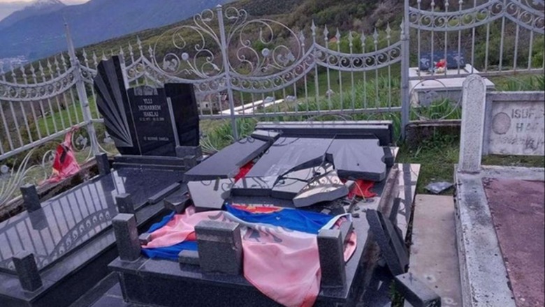 Shkatërrohet varri i Fatmir Haklajt, e motra: Edhe të vdekur i’u a keni frikën se mos çohen Shkatërrohet varri i Fatmir Haklajt, e motra: Edhe të vdekur i’u a keni frikën se mos çohen