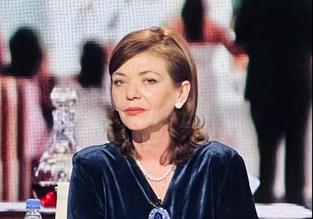 “Jam mësuar të jetoj me dhimbje” ish-deputetja rrëfen betejën me tumorin “Jam mësuar të jetoj me dhimbje” ish-deputetja rrëfen betejën me tumorin