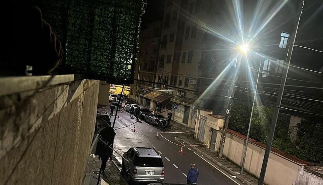 Vrasje në Tiranë! Gjendet i pajetë një 20-vjeçar i dëmtuar me mjet prerës