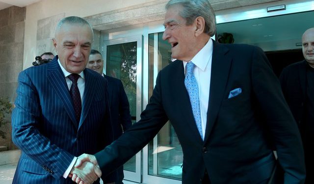 Fatos Klosi: Ja çfarë fshihet pas sulmeve të Saliut ndaj ambasadores Kim dhe pse Meta-Berisha janë bërë bashkë, shumë të korruptuar po livadhisin në Shqipëri dhe SPAK duhet të veprojë