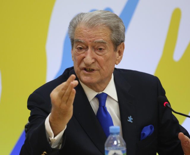 E paralajmëroi Escobar, Berisha nuk resht në sulmin ndaj Yuri Kim: Të hetohet nga DASH