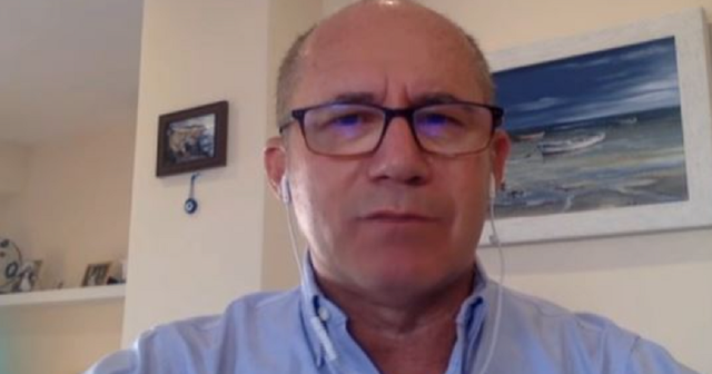 Profesioni më i rrezikuar që të lërë gruaja! Sallabanda, “80% e mjekëve janë të divorcuar”: Shokun tim e la gruaja për trajnerin e sportit Profesioni më i rrezikuar që të lërë gruaja! Sallabanda, “80% e mjekëve janë të divorcuar”: Shokun tim e la gruaja për trajnerin e sportit