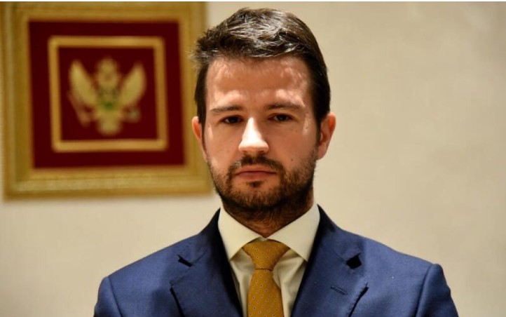 Kush është Jakov Millatoçiv 36-vjeçar që mund të fitojë zgjedhjet presidenciale në Mal të Zi sot? Kush është Jakov Millatoçiv 36-vjeçar që mund të fitojë zgjedhjet presidenciale në Mal të Zi sot?