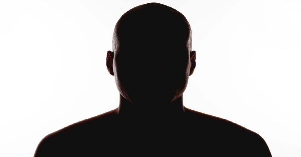 Ka kryer vrasje në Shqipëri gjykatat angleze një turp! The Sun: Na bllokoi gjykata, i dha anonimitet Ka kryer vrasje në Shqipëri gjykatat angleze një turp! The Sun: Na bllokoi gjykata, i dha anonimitet