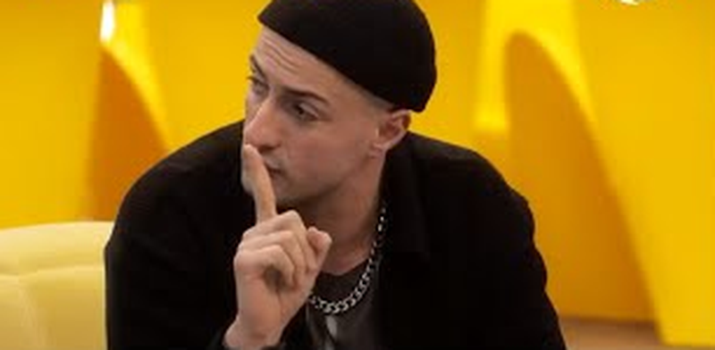 “Pantera e Zezë”! Kristi nuk përmbahet dhe hidhet në sulm, cili është ‘kurbani’ i rradhës dhe kë banore po ‘shigjeton’? (Video) “Pantera e Zezë”! Kristi nuk përmbahet dhe hidhet në sulm, cili është ‘kurbani’ i rradhës dhe kë banore po ‘shigjeton’? (Video)