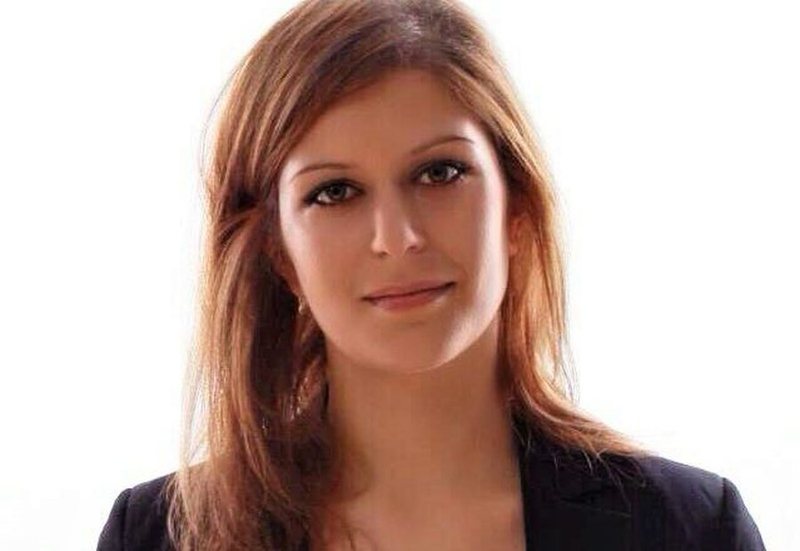 Një emigrante nga Gjermania! Emërohet drejtuesja e re e institucionit që do të prodhojë pasaportat, ndryshon edhe tarifa Një emigrante nga Gjermania! Emërohet drejtuesja e re e institucionit që do të prodhojë pasaportat, ndryshon edhe tarifa