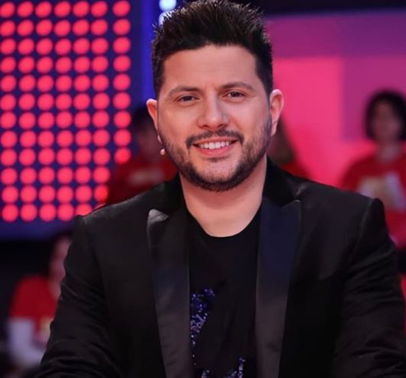 “Kur s’do të ngrihesh nga krevati…”! Ermal Mamaqi flet për problemet gjatë jetës: Ja cili ka qenë momenti më i vështirë “Kur s’do të ngrihesh nga krevati…”! Ermal Mamaqi flet për problemet gjatë jetës: Ja cili ka qenë momenti më i vështirë