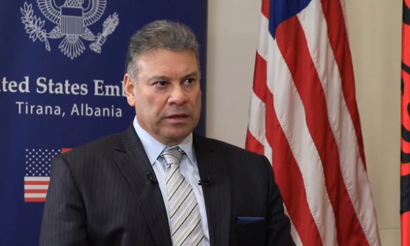 SHBA e vë Kosovën me “shpatulla pas murit”: Escobar del me njoftimin e minutës së fundit SHBA e vë Kosovën me “shpatulla pas murit”: Escobar del me njoftimin e minutës së fundit