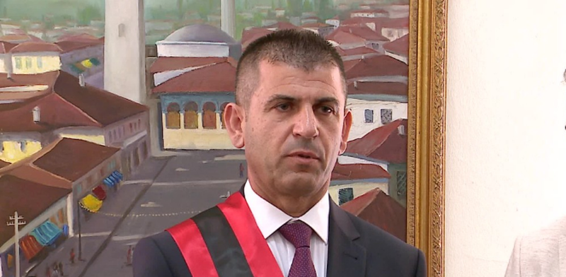 U “kap me drogë” në Itali: Merr pafajsinë ish-kryebashkiaku socialist Agim Kajmaku bashkë me nipin e tij U “kap me drogë” në Itali: Merr pafajsinë ish-kryebashkiaku socialist Agim Kajmaku bashkë me nipin e tij