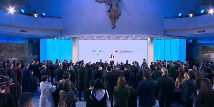 LIVE/ Mbahet Konventa Ndërkombëtare e Turizmit: Mikëpritja shqiptare në gjenetike! Gjithçka ju duhet e gjeni këtu LIVE/ Mbahet Konventa Ndërkombëtare e Turizmit: Mikëpritja shqiptare në gjenetike! Gjithçka ju duhet e gjeni këtu