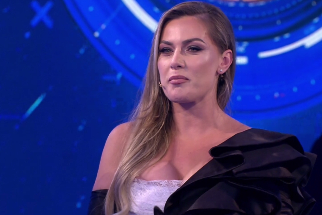 Olta Gixhari: Big Brother e fiton Luizi, do ta përndjek gjithë jetën! Fitoren e ke prej meje Olta Gixhari: Big Brother e fiton Luizi, do ta përndjek gjithë jetën! Fitoren e ke prej meje