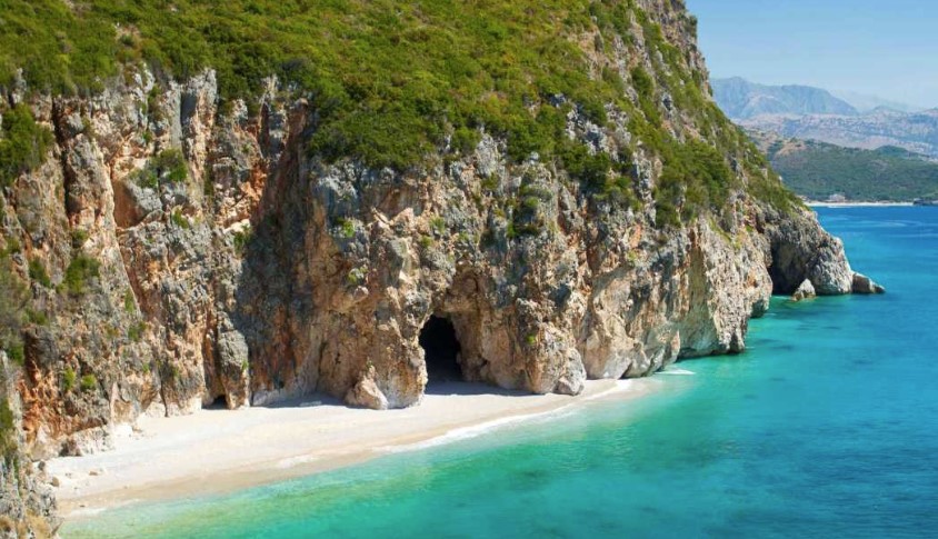 Daily Mail: Dhërmiu perla e fshehur e Evropës! (Foto) Daily Mail: Dhërmiu perla e fshehur e Evropës! (Foto)